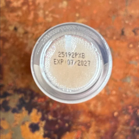 Kopari Setting Mist Sheer Sunglaze Sunscreen SPF 50 Hyaluronic Acid & Vitamin C - Picture 5 of 9